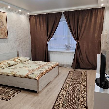 Апартаменты По Панаса Мирного. Khmelʼnytsʼkyy Kültér fotó