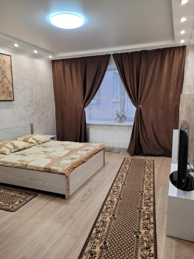 Апартаменты По Панаса Мирного. Khmelʼnytsʼkyy Kültér fotó